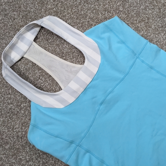 Lululemon Scoop Neck Top racerback tank blue with grey stripe size 10 - Picture 4 of 14